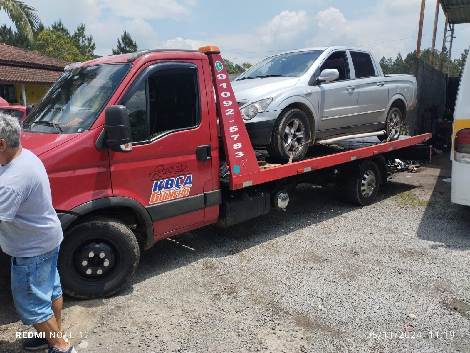 Equipe da Kbça Guincho em atendimento de auto socorro